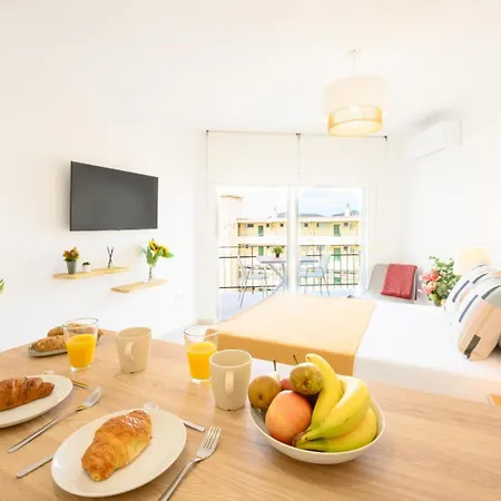 Sun By 10tosea Apartment