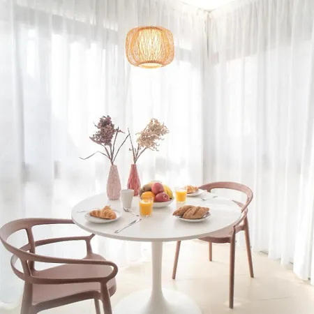 Sun By 10tosea Apartment