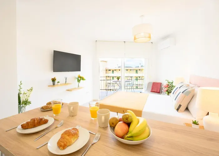 Sun By 10tosea Apartment